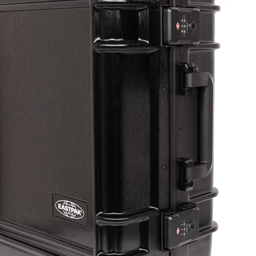 RESIST'R CASE S NEGRO CEPILLADO
